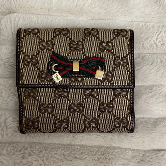 Gucci Beige Monogram Wallet with Red and Green Bow - Picture 1 of 3